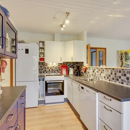 Botilde - 1km From The Sea By Interhome Feriehus